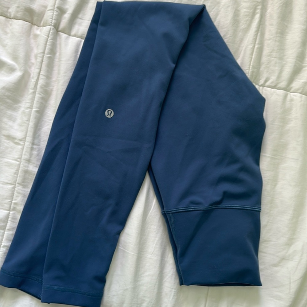 Lululemon wunder train 28 inch inseam.